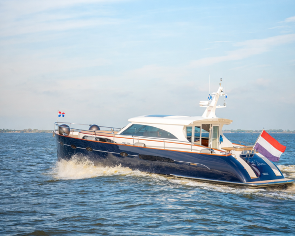 Aquanaut Hommage - Een snelvarend jacht, gebouwd uit staal!